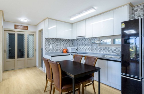 Jocheon House | Jeju Happiness Pension