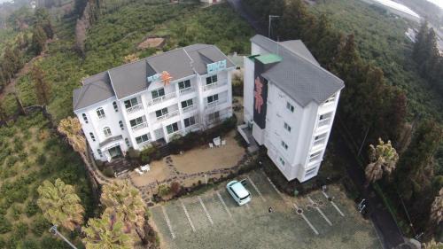 Jungmun House | Jeju Hue Pension