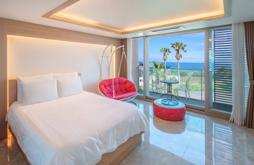Seongsan House | Jeju Memoria Pension