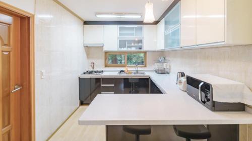 Aewol House | jeju oceancliffcottage