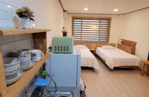 Jocheon House | Jeju Rainbow House