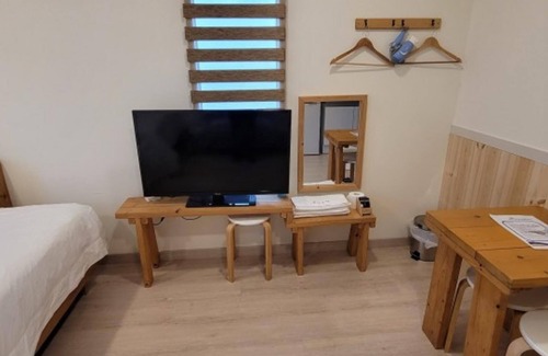 Jocheon House | Jeju Rainbow House