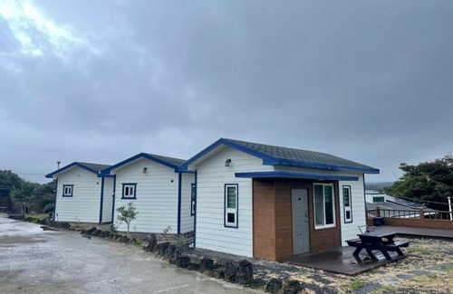 Jocheon House | Jeju Seowoobong Pension