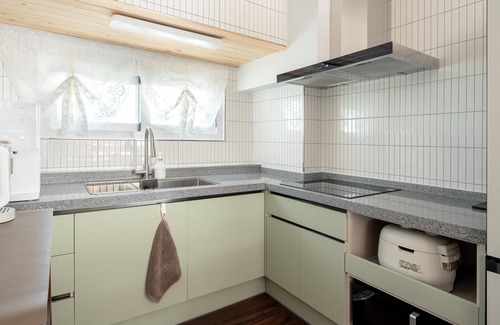 Hallim House | Jeju Staysosoheon Dokchae Pension