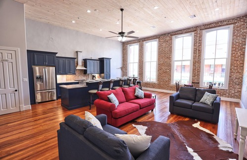 Galveston Apartment | Jellyfish Lookout on Strand- historic neighborhood, local shops and dining