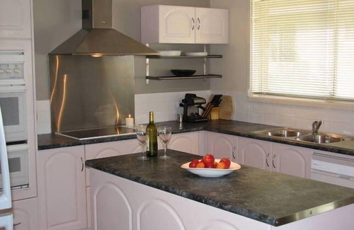 Smiths Lake House | Jemmas ontheLake~5hp MotorBoat~Kayaks~SPA~Canoe~Pool&Table tennis~OutdoorPetstay