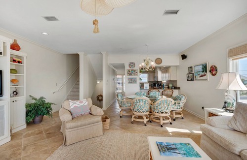 Navarre Beach House | Jen's Creole 4 Bedroom Townhouse by RedAwning