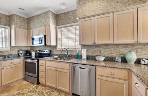 Navarre Beach House | Jen's Creole 4 Bedroom Townhouse by RedAwning