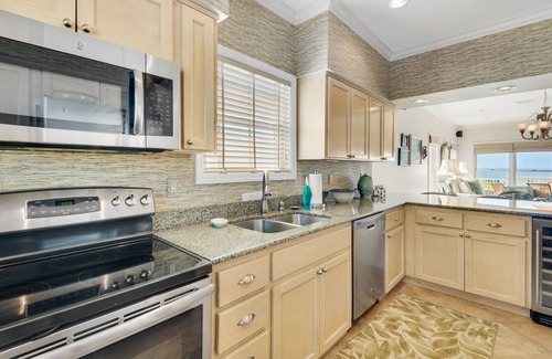 Navarre Beach House | Jen's Creole 4 Bedroom Townhouse by RedAwning