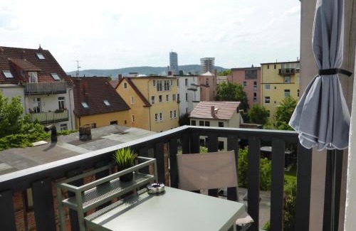 Jena Apartment | Jena City Apartment, Balkon, sonnig, Wifi, Parkplätze, Nähe Zentrum