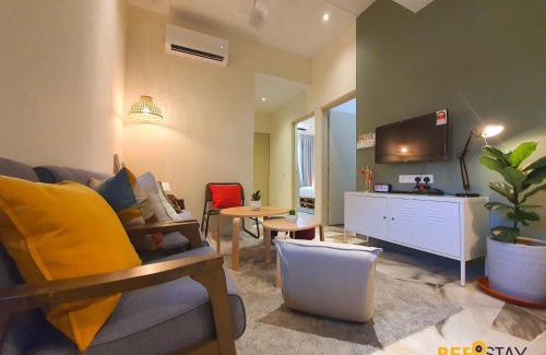 Jenjarom House | Jenjarom No 32 Modern Cozy Homestay for 4 Pax by Beestay