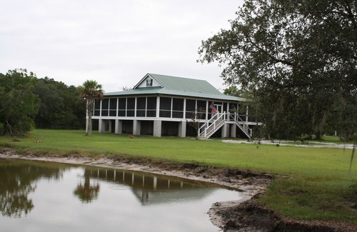 Saint Helena Island House | Jenkins Creek Getaway