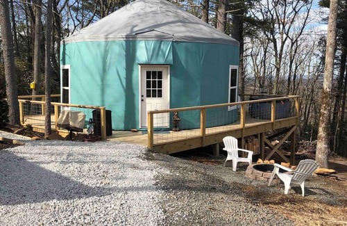 Fancy Gap House | Jenny's Yurt/Hot Tub By the BRPW, 3 Miles to I-77
