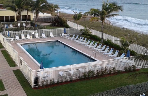 Hutchinson Island South Apartment | Jensen Beach FL "STAY ON BEACH” Turtle season! Watch babies dash to the sea!