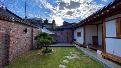 Jeonju House | Jeonju Historic House of Daedong