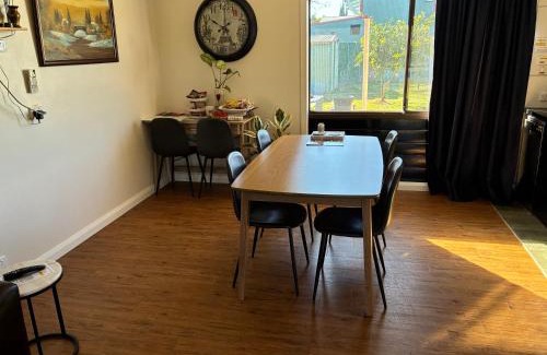 Jerilderie House | Jerilderie BNB - Pets Welcome - House