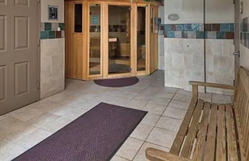 Downtown Jersey City Apartment | Jersey City downtown wanterfront 1B1B, 10 min walk to PATH train, 1 stop to WTC.