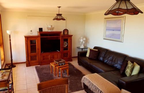 Vincentia House | Jervis Bay Blue - Vincentia