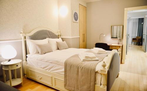 Muranow Apartment | JessApart– Babka Tower Apartment