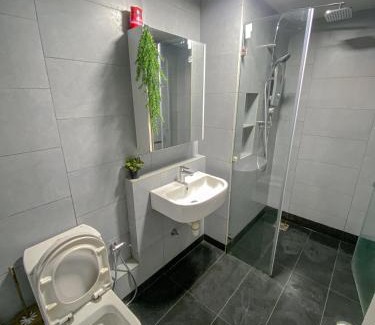 Downtown Kota Kinabalu Apartment | Jesselton Quay By Ira Kkinabalu Homestay