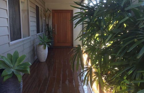 Coffs Harbour House | Jetty 4 Bedroom Home, walk to beach and creek, PET FRIENDLY