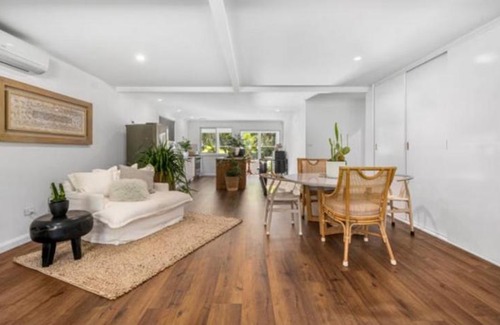 Coffs Harbour House | Jetty beach shack