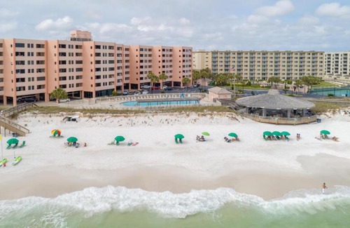 Holiday Isle Apartment | Jetty East Condos
