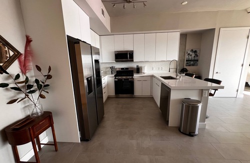 Downtown Las Vegas Condo | Jewel Condo In The Sky! Centrally Located Between Downtown Las Vegas & The Strip