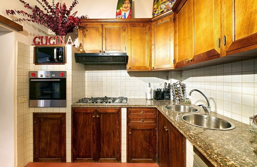 Sant' Ambrogio Apartment | Jewel in Center of Florence, Duomo, Ponte Vecchio, One level, AC, WiFi, W/D