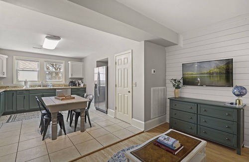 Damascus Apartment | Jewel's Rest-2 bedroom suite downtown Damascus, VA