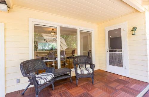 Junior College Neighborhood Association House | Jewell Dreams