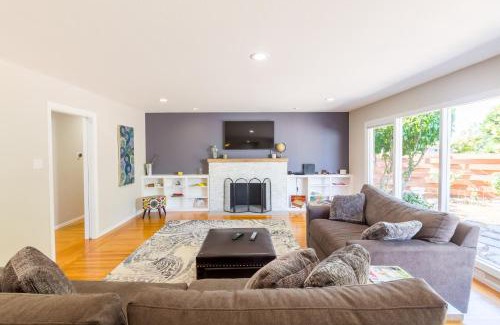 Junior College Neighborhood Association House | Jewell Dreams