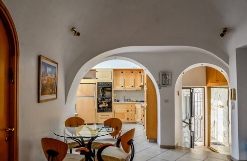 Mamilla Apartment | JEWISH QUARTER GEM 2 bedroom 2 bathroom