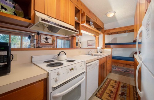Moose Wilson Road Condo | JHRL - Aspens Bearberry 3412 - First floor Aspens condo with Teton views
