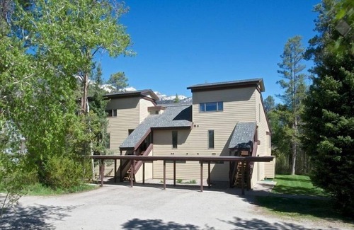 Moose Wilson Road Condo | JHRL - Aspens Bearberry 3412 - First floor Aspens condo with Teton views