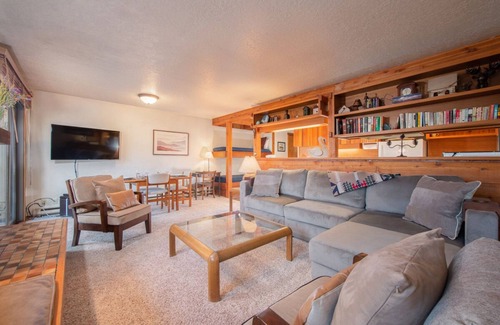 Moose Wilson Road Condo | JHRL - Aspens Bearberry 3412 - First floor Aspens condo with Teton views