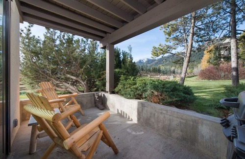 Teton Village Condo | JHRL - Nez Perce D2, Recently updated 3-bedroom Mountain Decor - 1 mile from Grand Teton NP