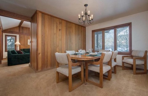 Teton Village House | JHRL - Teewinot A5, steps away from Moose Creek lift