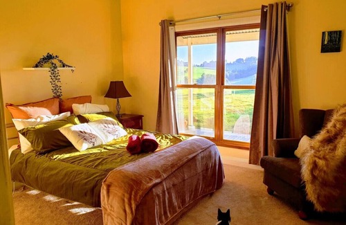 Buln Buln Other | Jilly Park Farm Experience - Discover Rustic Charm and Tranquil Farm Life in West Gippsland Inc Breakfast