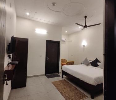 Ramnagar Hotel | Jim's Inn