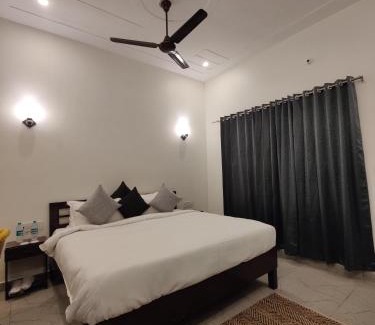 Ramnagar Hotel | Jim's Inn