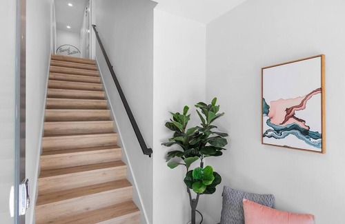 Minor Apartment | Jimi's Sweet Suite - 84 Walkscore