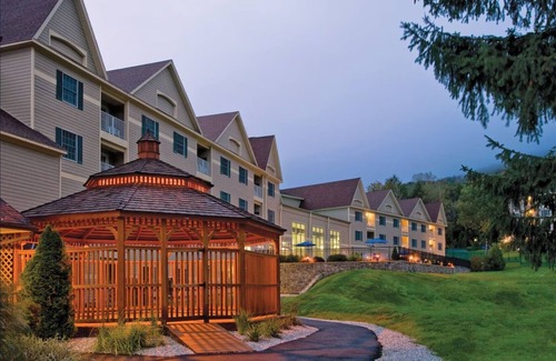 Hancock Condo | JIMINY PEAK - 2/6-8 & 2/13-16 2026- SLOPE SIDE! SKI IN/SKI OUT, 2BR DELUX UNIT