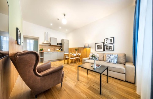 Landstrasse Apartment | Jimmy's Apartments Emerald