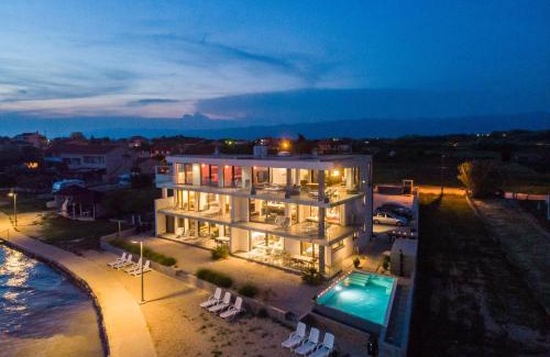 Privlaka Apartment | Jimmys Beach Privlaka direkt am Meer und beheiztem Pool