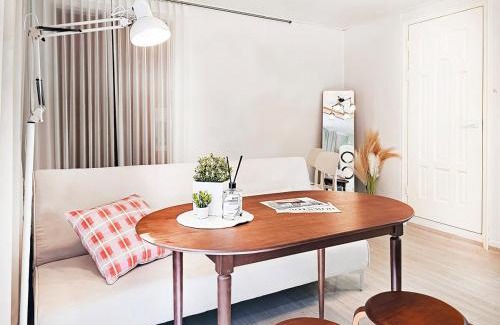 Sinchon-dong Apartment | Jin Stay