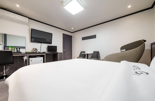 Jincheon Hotel | Jincheon G7
