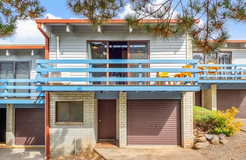 Jindabyne House | Jindang House - Spacious Three-Bedroom Townhouse