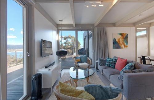 East Jindabyne House | Jindy Haus 1 of 76 Kunama Drive