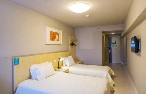 Shanhaiguan Hotel | Jinjiang Inn Qinhuangdao Shanhaiguan Railway Station Laolongtou Road Hotel